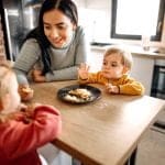 Nous gardons vos enfants à domicile pour vous toute la journée avec plein d'activités éducatives